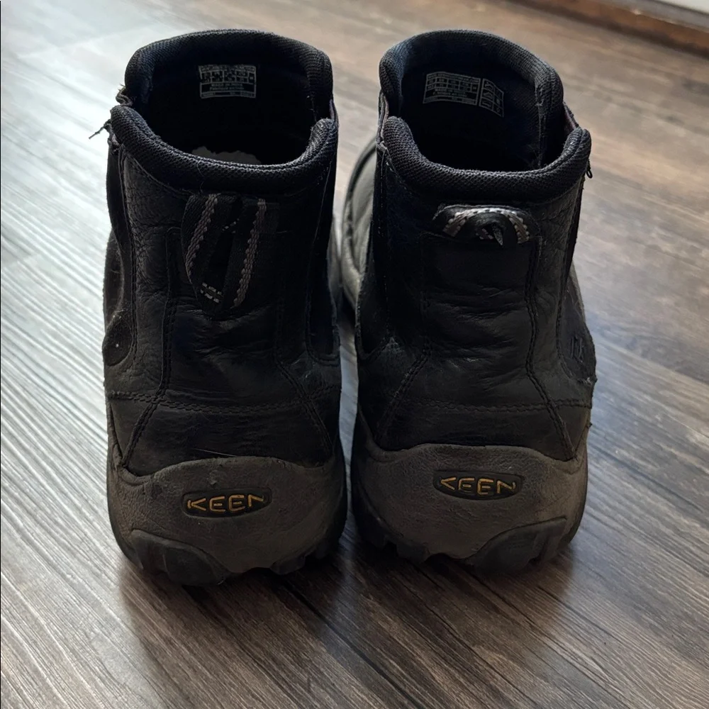 Keen Revel 4 Chelsea Polar Boots Men’s Size 11 Insulated Winter Snow Boots